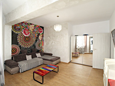 Mamaia Nord, apartament cu 2 camere, la 200 ml de plaja. Termen lung.