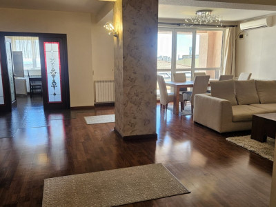 Apartament 3 camere, zona Peninsulara, vedere la mare, 180 mp